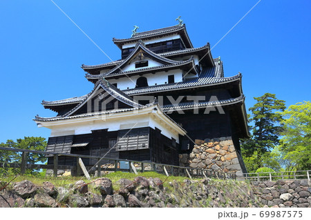 【島根県】晴天下の松江城(国宝) 【島根県】晴天下の松江城(国宝) 69987575