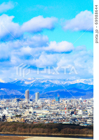 岐阜市、岐阜駅前高層ビル群の風景 岐阜市、岐阜駅前高層ビル群の風景 69988644
