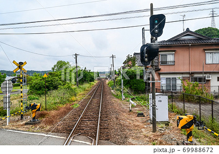のと鉄道、能登中島駅に向かって走行する列車(運転席横の客席から撮影) のと鉄道、能登中島駅に向かって走行する列車(運転席横の客席から撮影) 69988672