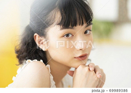 女性　ライフスタイル　リラックス　ティータイム 69989386