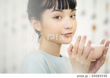 女性　ライフスタイル　クッキング 69989596