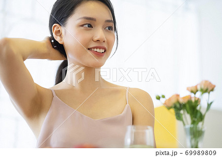 女性 ライフスタイル リラックス ダイエット デトックス 女性 ライフスタイル リラックス ダイエット デトックス 69989809