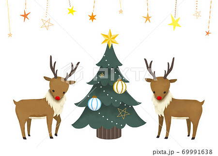 トナカイとクリスマスツリーの手描きイラスト のイラスト素材