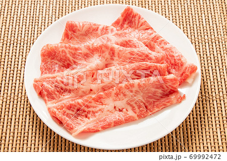 牛肉希少部位とされる「ミスジ」。(しゃぶしゃぶ用) 牛肉希少部位とされる「ミスジ」。(しゃぶしゃぶ用) 69992472