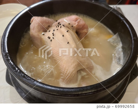 サムゲタン 韓国料理 鶏 69992658