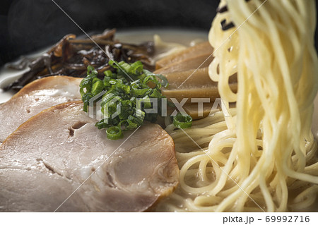 とんこつラーメン 69992716