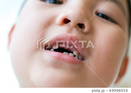 7 years old 7 years old 69996059