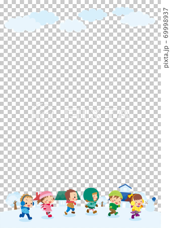 元気に走り回る可愛い仲良しキッズグループ イラスト 冬景色 街並みの風景のイラスト素材