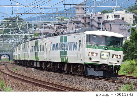東海道本線　真鶴　JR東日本　185系200番台　OM08編成（大宮）　踊り子 70011342