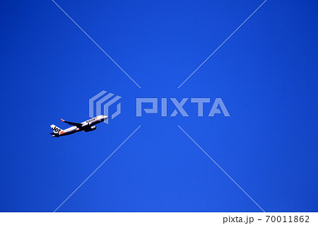 離陸した旅客機 70011862