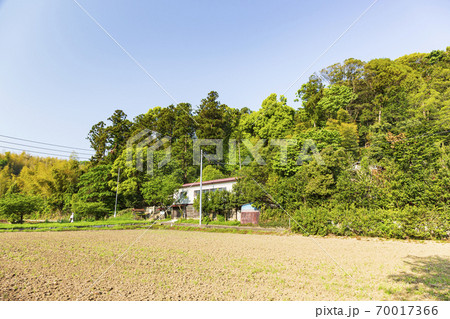 神奈川県横浜市舞岡ふるさと公園に残る田園風景(田植え前) 神奈川県横浜市舞岡ふるさと公園に残る田園風景(田植え前) 70017366