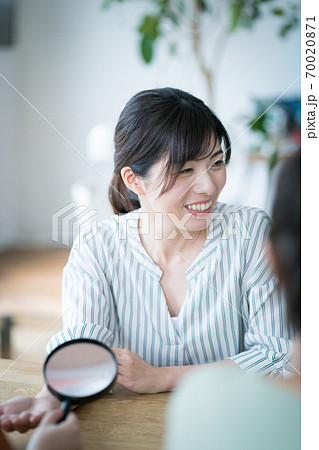 手相　ママ友　主婦 70020871