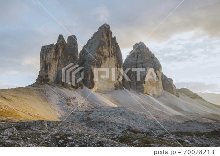 Italy, South Tirol, Sexten Dolomites, Tre Cime di Lavaredo, Rock formations on top of mountain 70028213