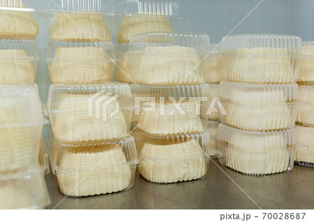 packaging cheese for sale 70028687