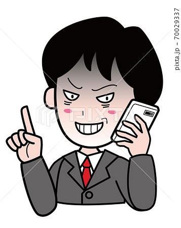 悪いことを企んでいるスーツ姿の男性（スマホで通話中） 70029337