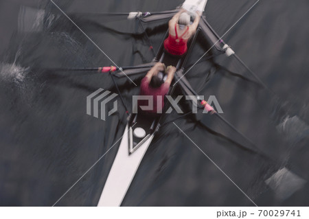 Overhead view of a double scull pair rowing...の写真素材 [70029741] - PIXTA