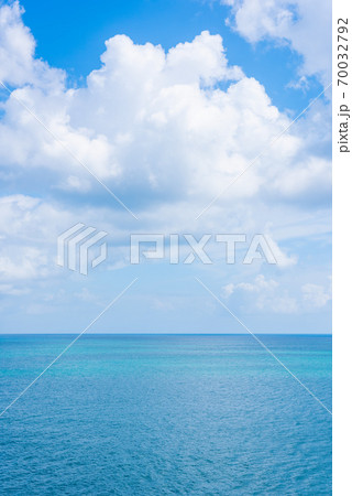 リゾートの青い海 リゾートの青い海 70032792