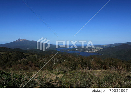 北海道きじひき高原からの駒ケ岳と大沼国定公園　 70032897