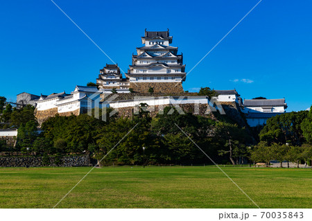 世界遺産 姫路城 三の丸広場からの全景の写真素材