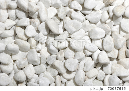 白玉砂利・背景素材 70037616