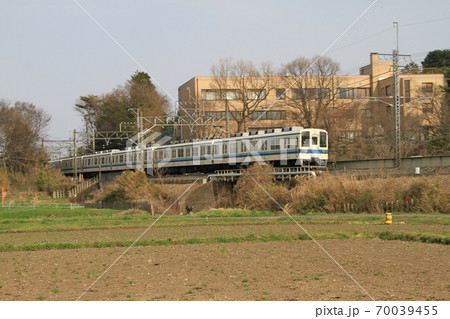 東武野田線の走る風景 70039455