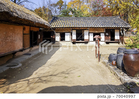 風景 家屋 甕 70040997