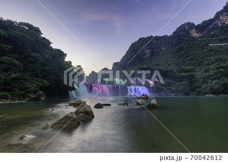 Ban Gioc - Detian waterfall in Cao Bang, Vietnam 70042612