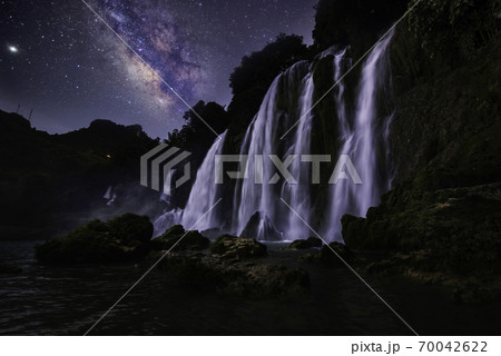 Ban Gioc - Detian waterfall in Cao Bang, Vietnam Ban Gioc - Detian waterfall in Cao Bang, Vietnam 70042622