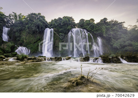 Ban Gioc - Detian waterfall in Cao Bang, Vietnam 70042629