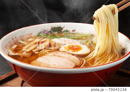 醤油ラーメン 醤油ラーメン 70045136