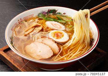 醤油ラーメン 醤油ラーメン 70045137