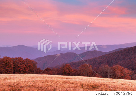 Autumn mountains at sunrise 70045760