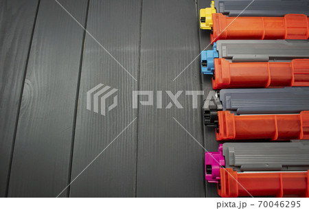 Replacement cartridges for the toner of a color laser printer Replacement cartridges for the toner of a color laser printer 70046295