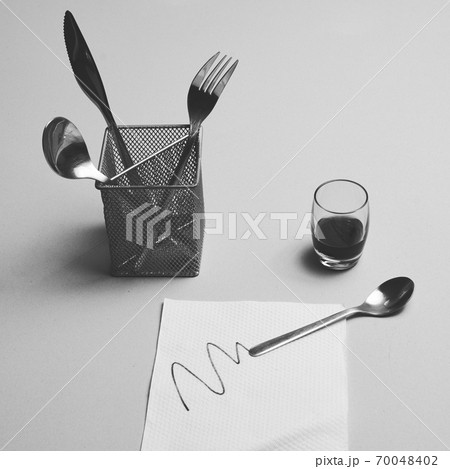 Set of kitchen cutlery imitating office supplies 70048402