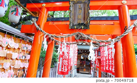 大阪の風景  お初天神 70049718