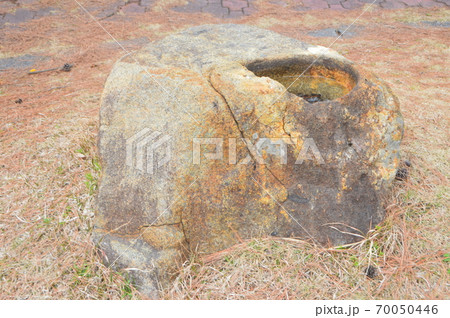 島津斉彬公 使用の手水鉢(台場公園/鹿児島県南大隅町根占辺田608-1) 島津斉彬公 使用の手水鉢(台場公園/鹿児島県南大隅町根占辺田608-1) 70050446