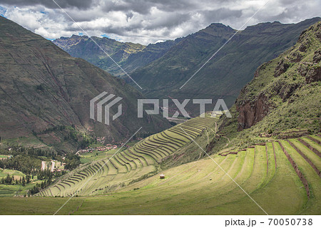 The Sacred Valley and the Inca ruins of Pisac, near Cuzco Peru. 70050738