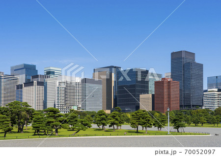 【都市景観】丸の内オフィスビル群（皇居外苑より） 70052097