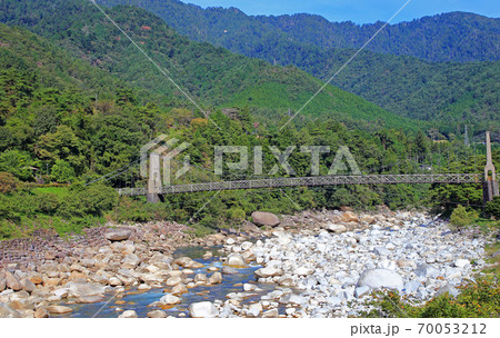 国指定重要文化財『桃介橋』　木製補剛桁の吊橋 70053212