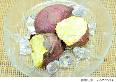 冷やした焼き芋 70054543