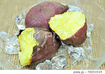 冷やした焼き芋 70054545
