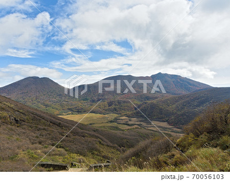 大分県くじゅう連山大船山の紅葉 70056103