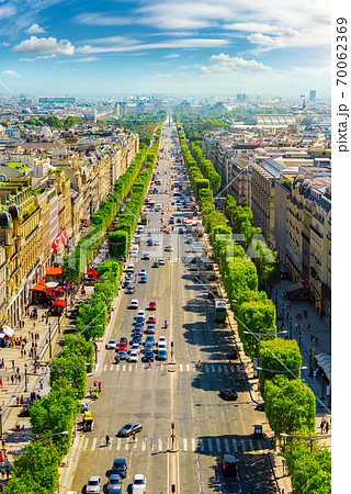 Avenue des Champs Elysees 70062369