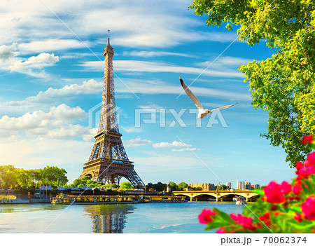 Seine in Paris with Eiffel Tower 70062374