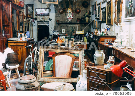 Vintage storefront 70063009