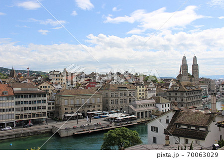 スイス　チューリッヒ　リンデンホフの丘 70063029