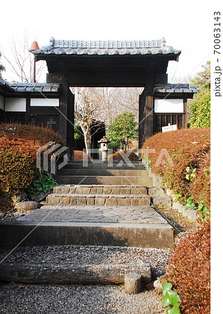 富士市指定有形文化財「旧松永家住宅」の薬医門(静岡県富士市) 富士市指定有形文化財「旧松永家住宅」の薬医門(静岡県富士市) 70063143