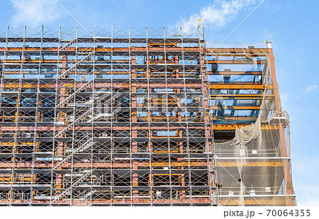 高層ビルの建設現場 70064355