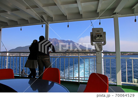 桜島フェリーからの桜島 70064529