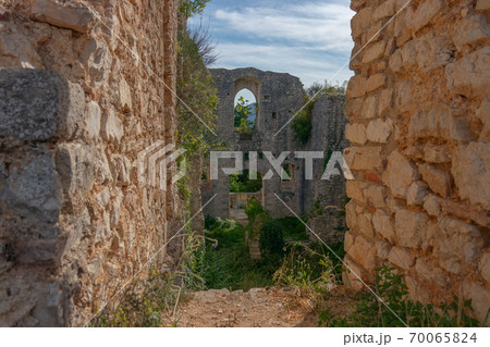 The ruins of the abandoned castle (Rocca di Piediluco) The ruins of the abandoned castle (Rocca di Piediluco) 70065824